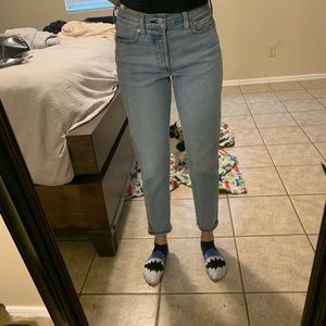 Levis wedgie jeans. Light wash color size 26